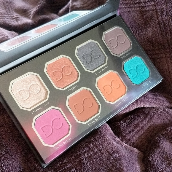 Dominique Cosmetics Celestial Thunder palette - Picture 2 of 2
